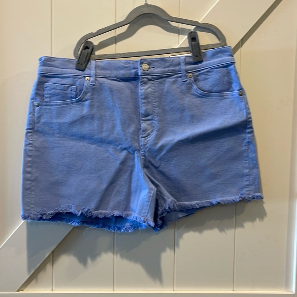 Woman’s Loft Cut Off Woman’s Short